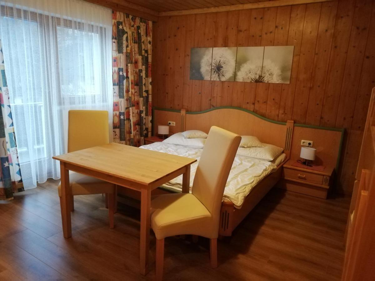 Haus Seppi Hotel Neukirchen am Großvenediger Екстериор снимка