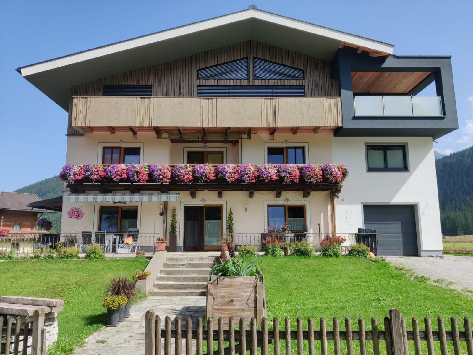 Haus Seppi Hotel Neukirchen am Großvenediger Екстериор снимка